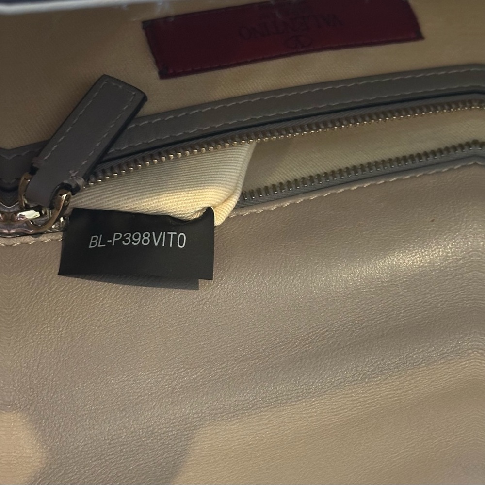 Valentino Garavani Glam Lock Rockstud Bag - Picture 11 of 11